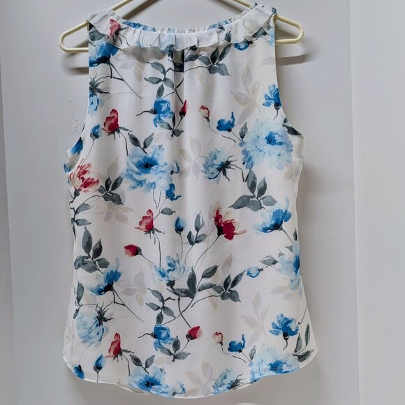 White House Black Market Floral Print Ruffle Shell in Ecru w/ Blue Mirage - Picture 3 of 9